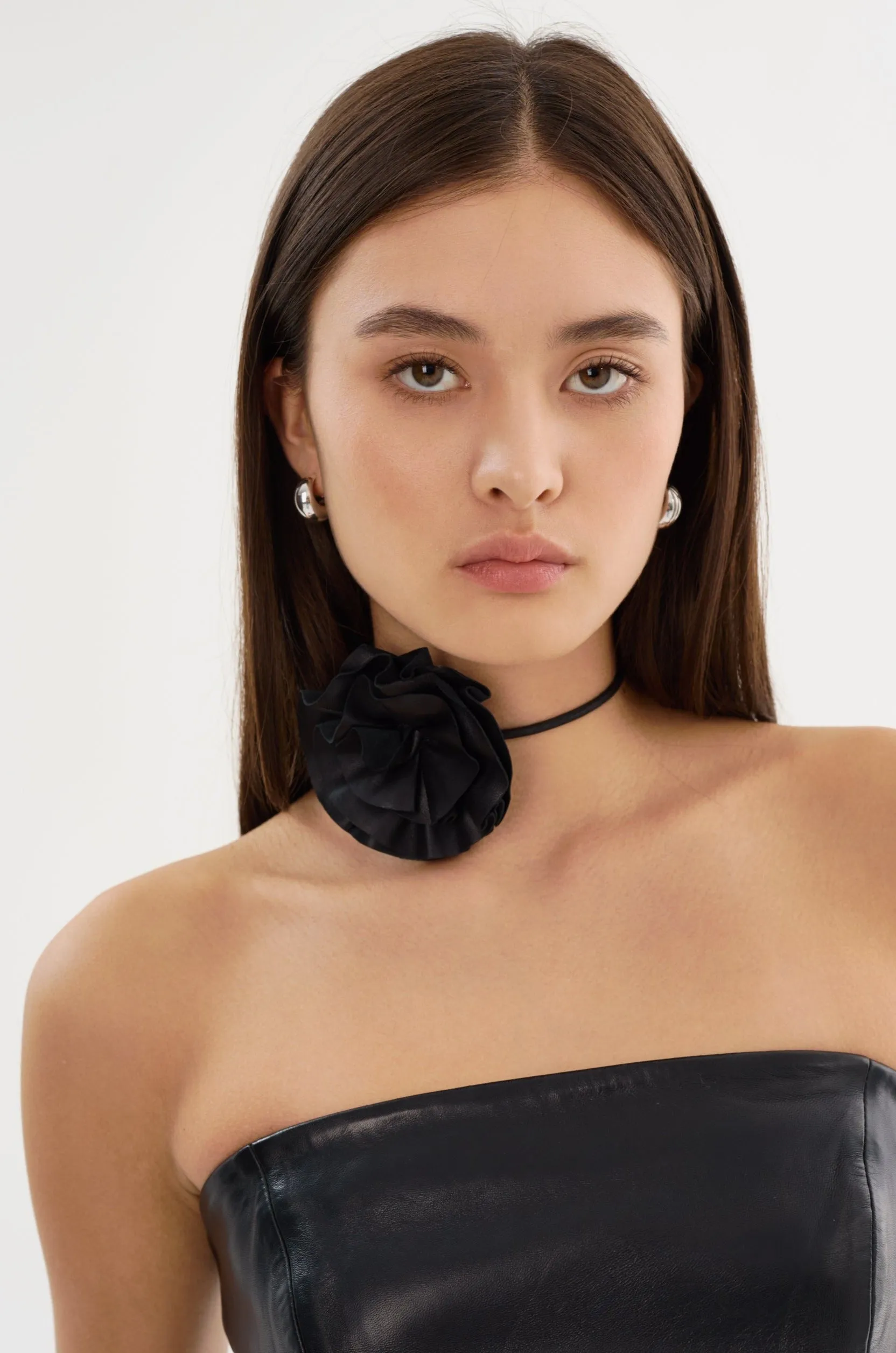 GEMMA | Leather Rosette Choker