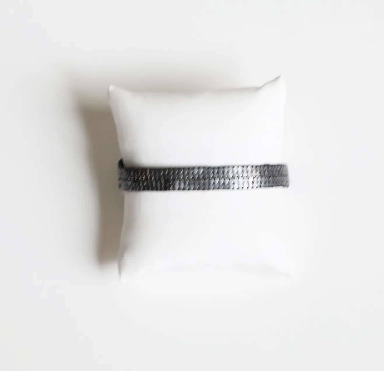 LUVH - Scales brown loomed cuff