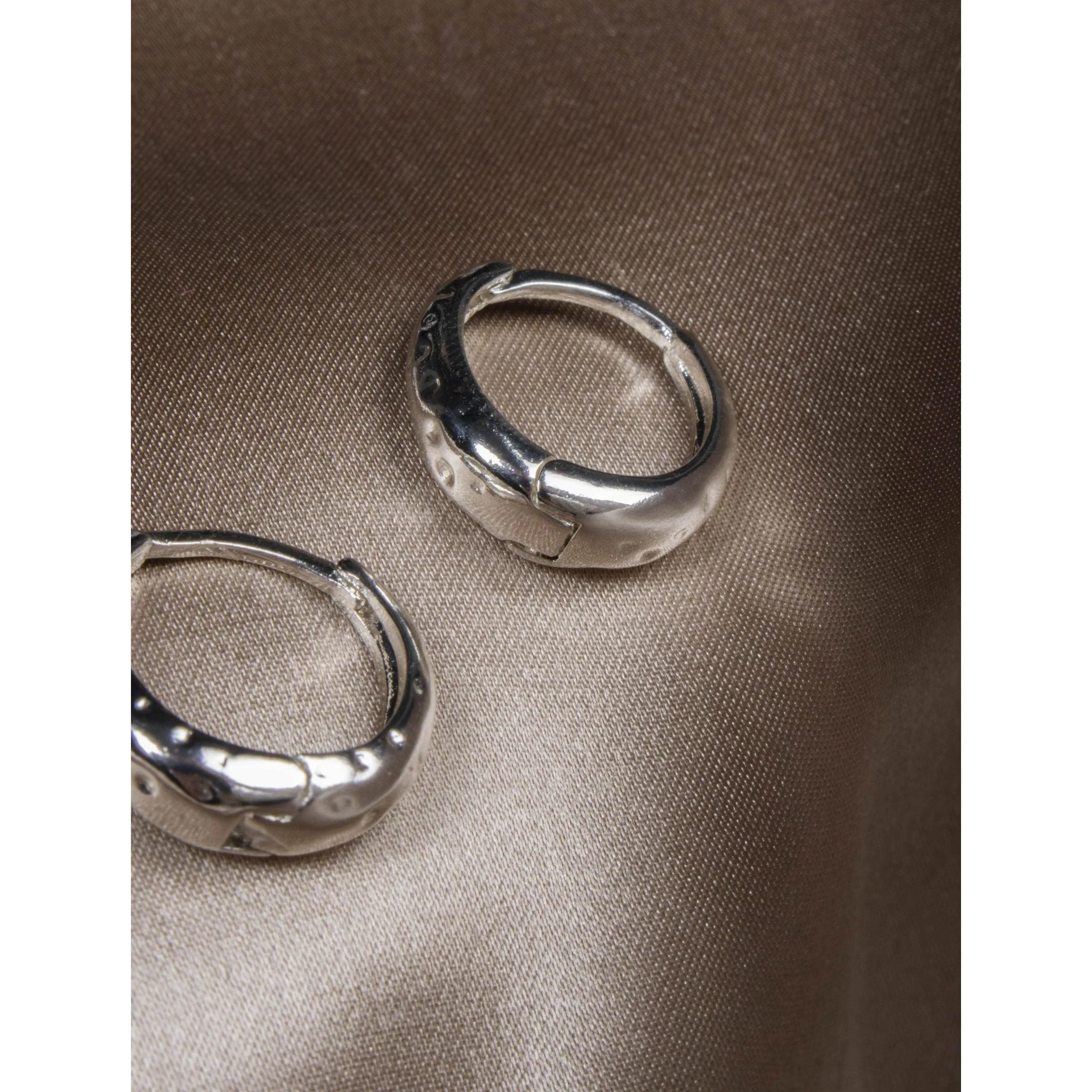 Medium Amy Hoops Silver