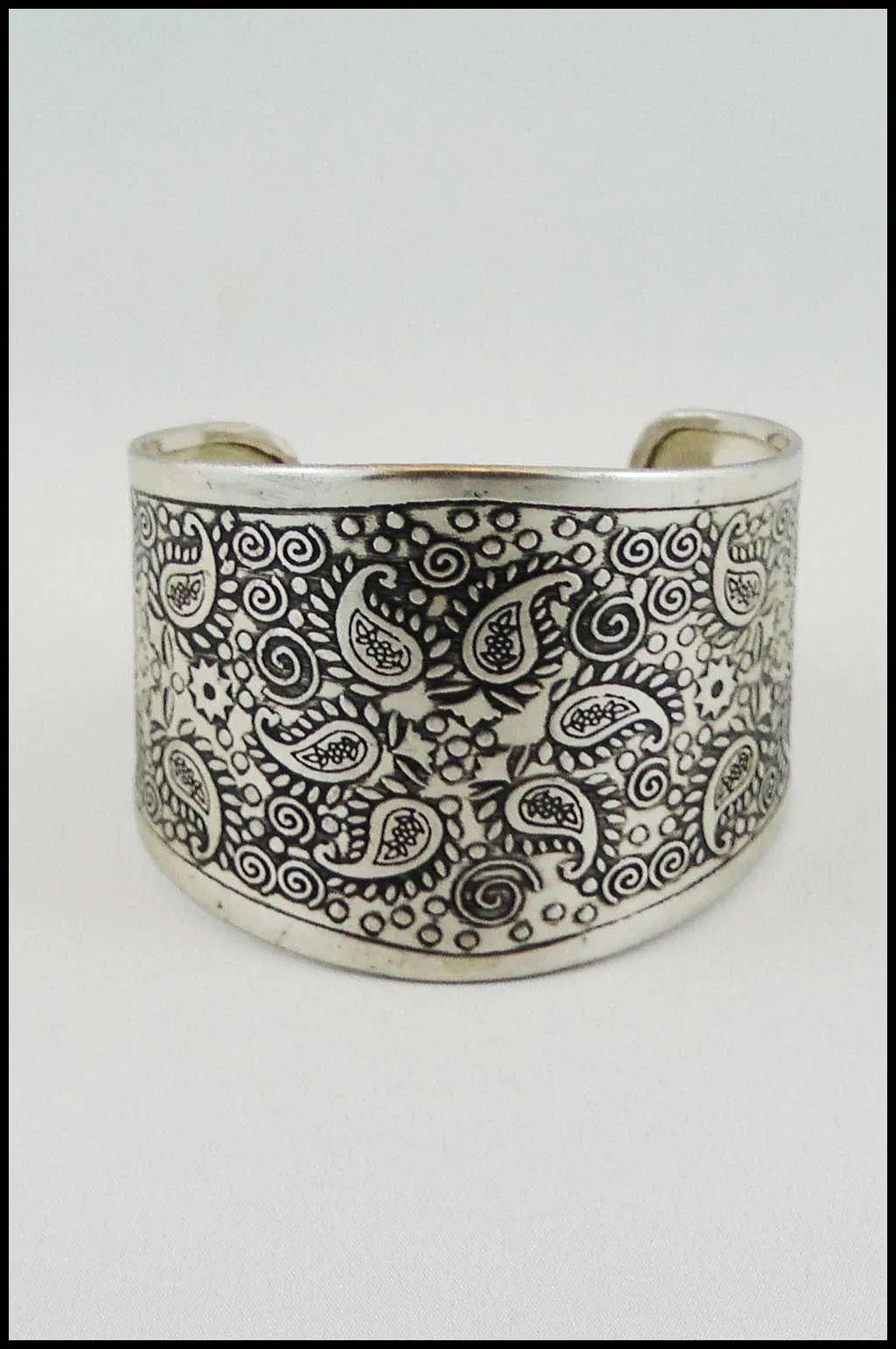 Paisley Pattern Metal Cuff Bracelet