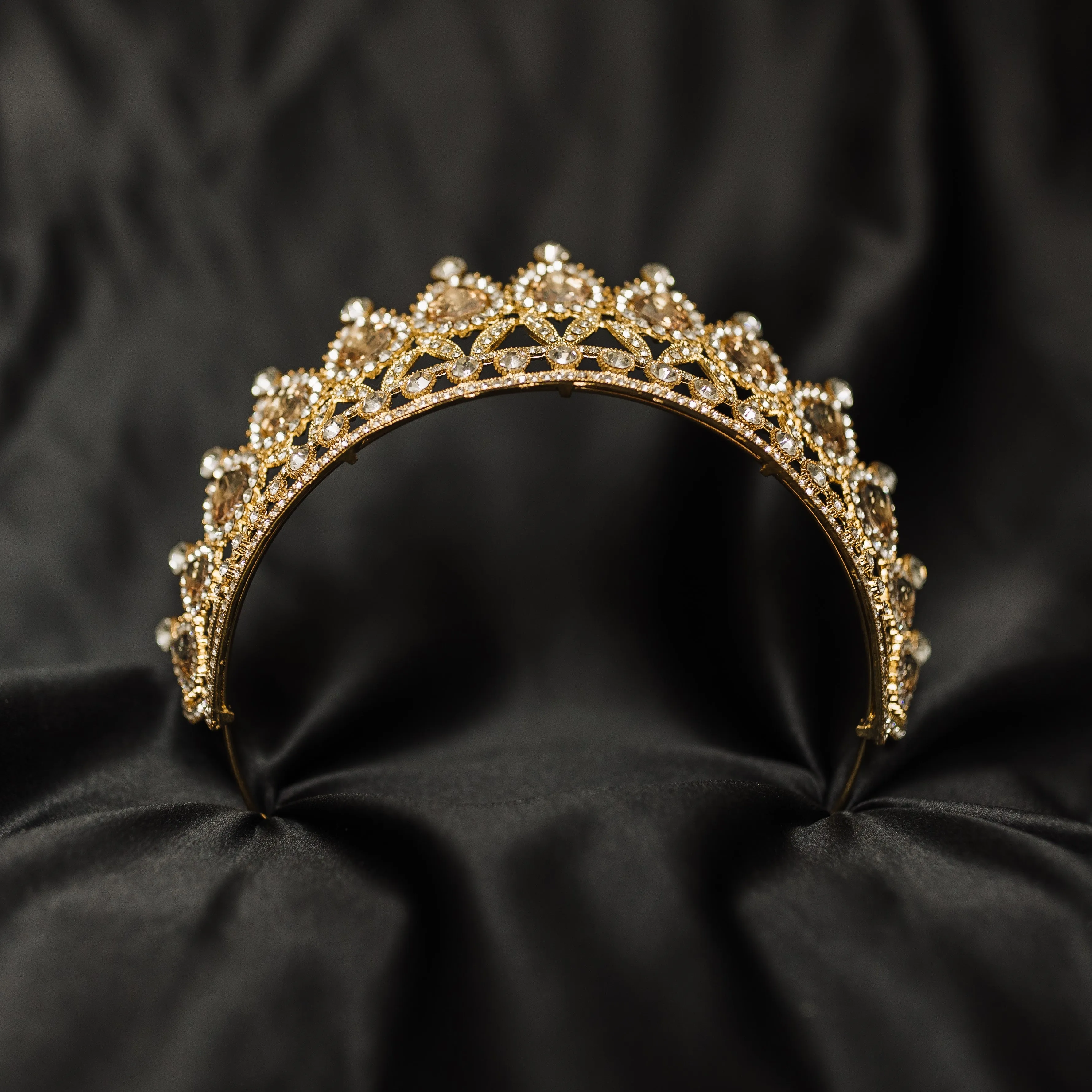 Saya's Tiara in Gold