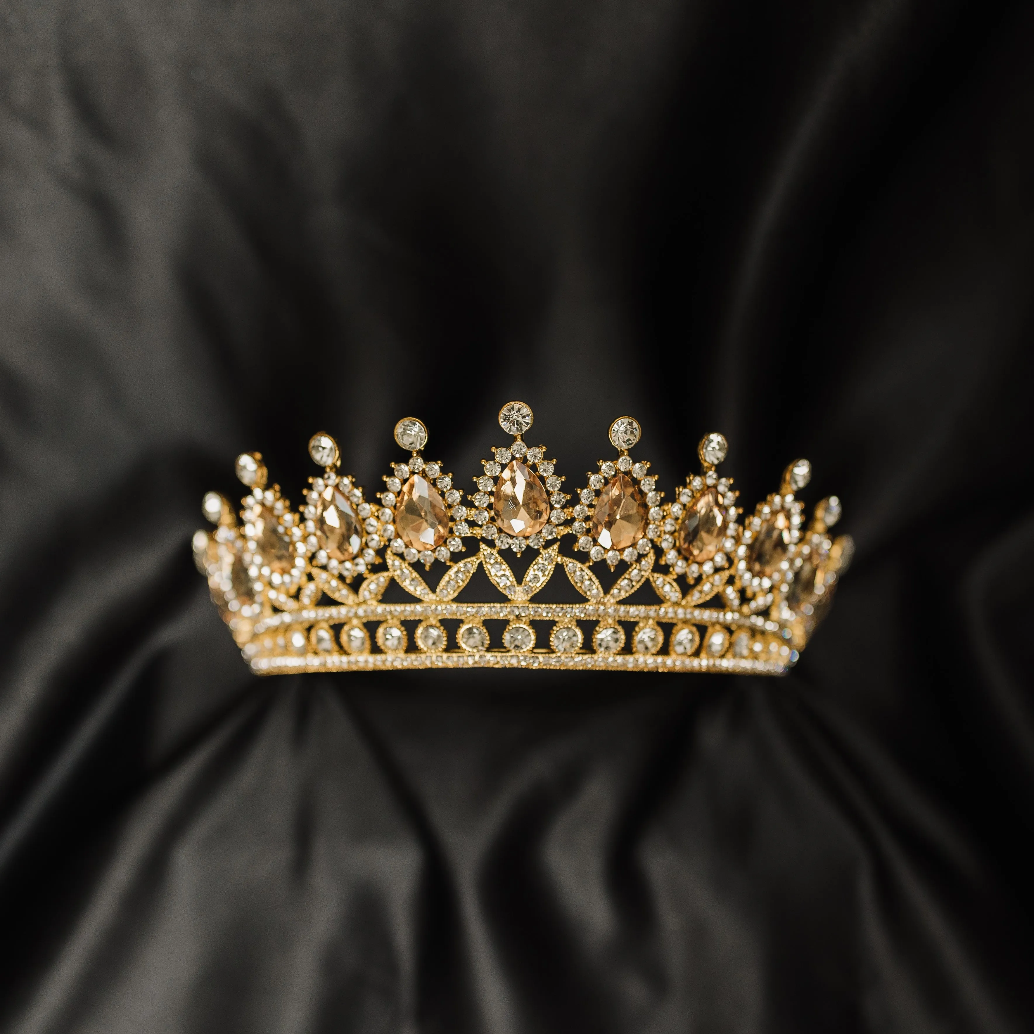Saya's Tiara in Gold
