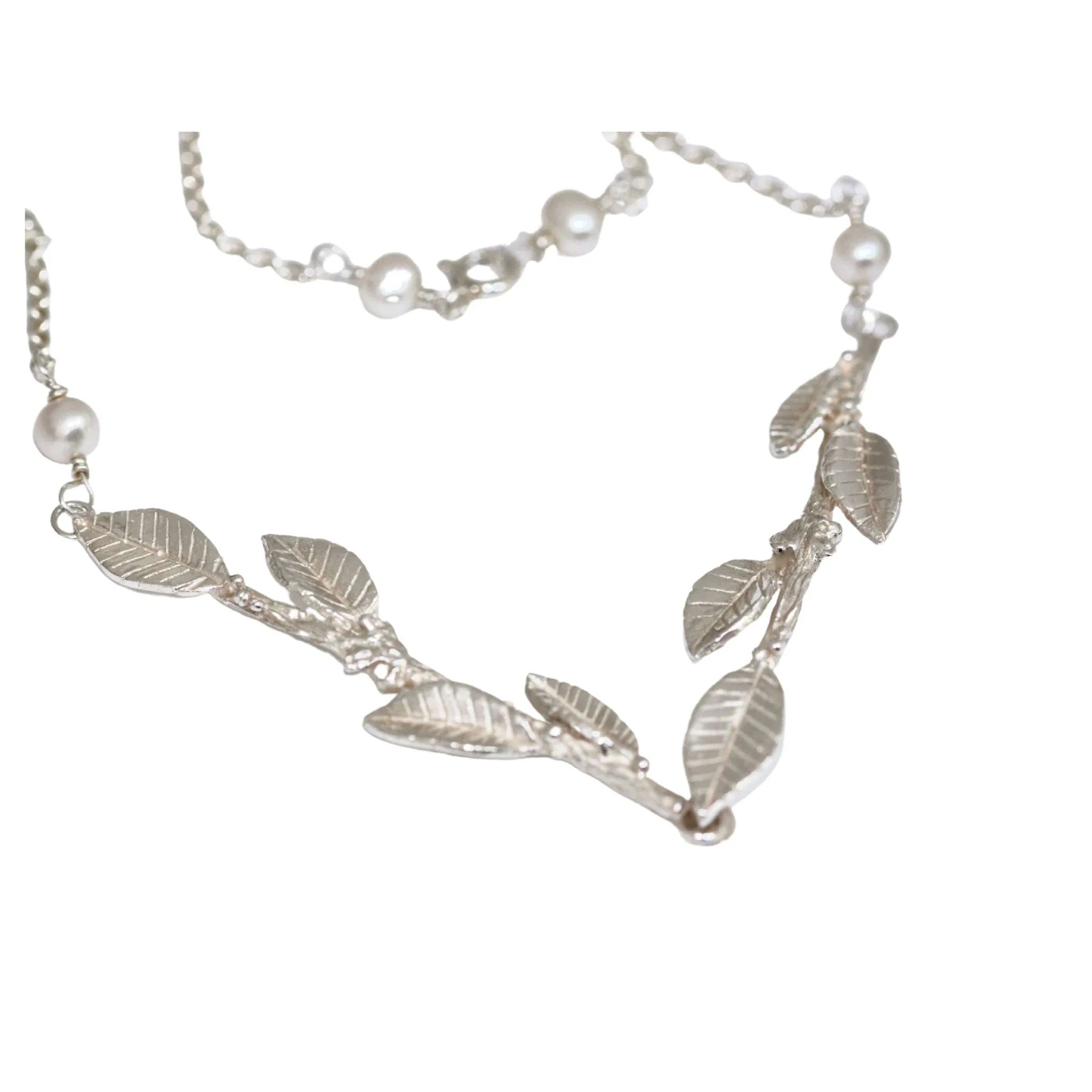 Silver Laurel leaf Wreath Necklace with Pearls