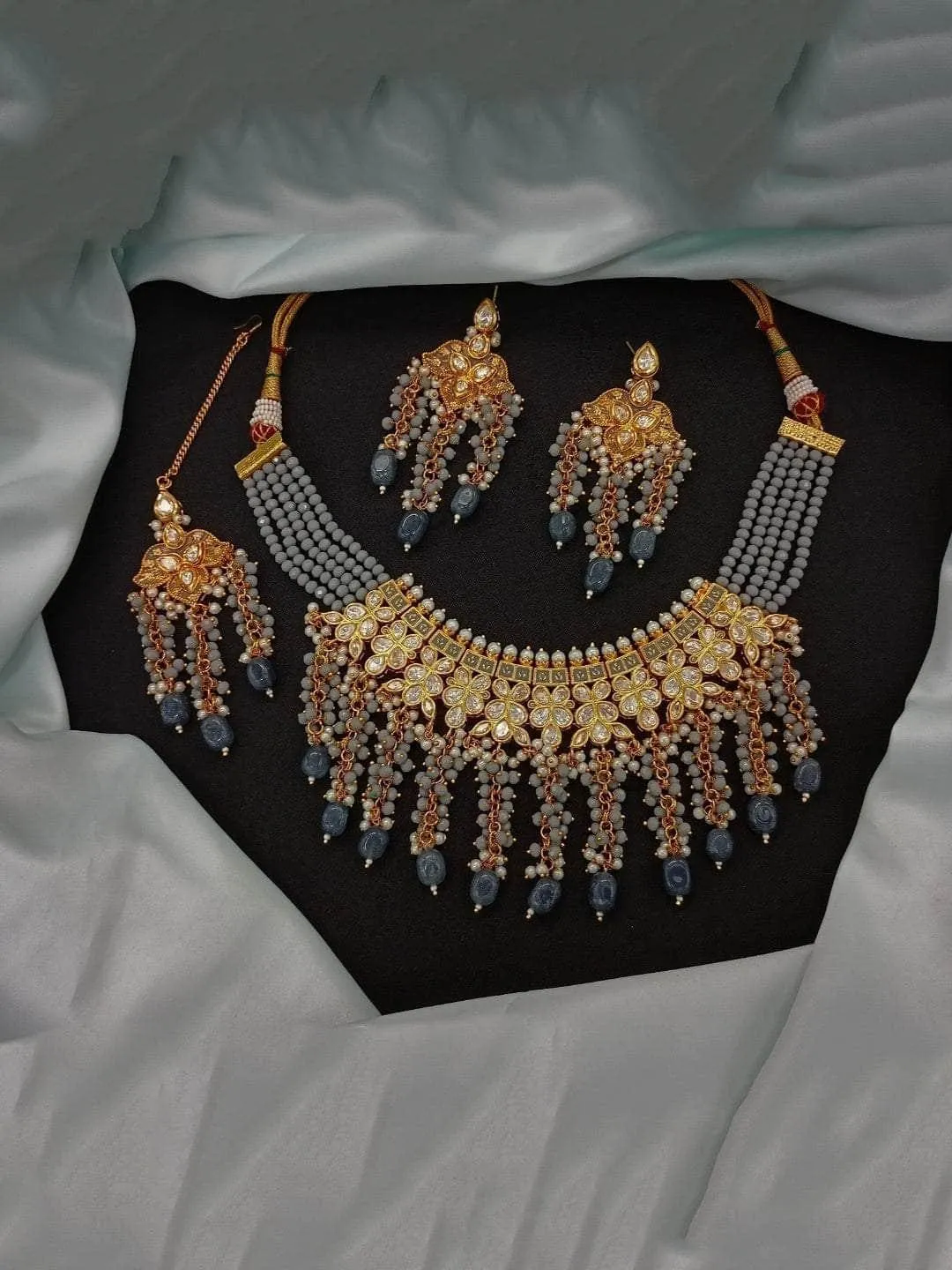 Vali Gleam Necklace Set