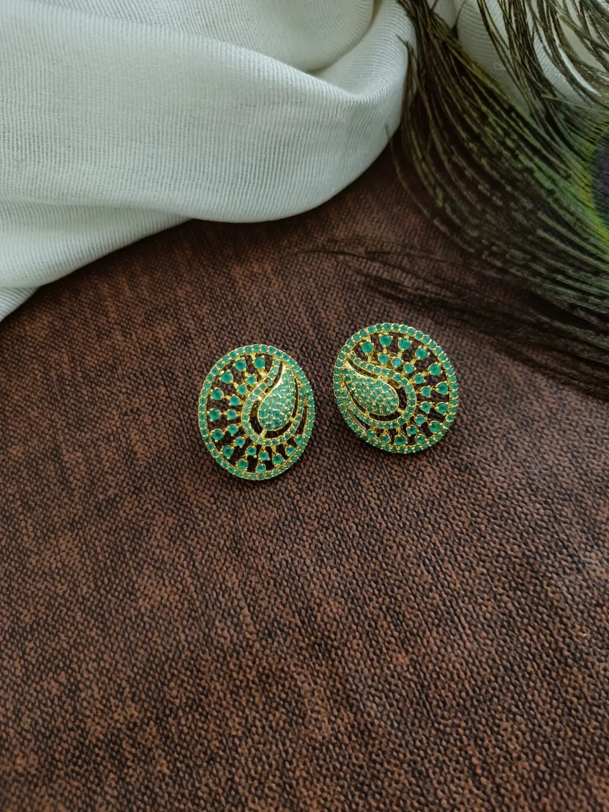  Zircon Stones Pendant Set in Green & Blue
