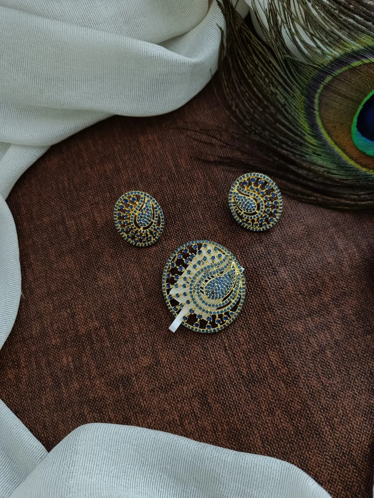 Zircon Stones Pendant Set in Green & Blue