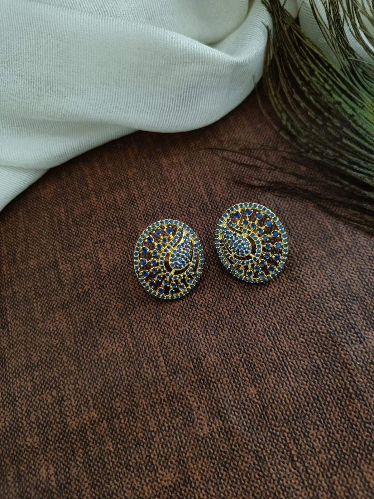  Zircon Stones Pendant Set in Green & Blue